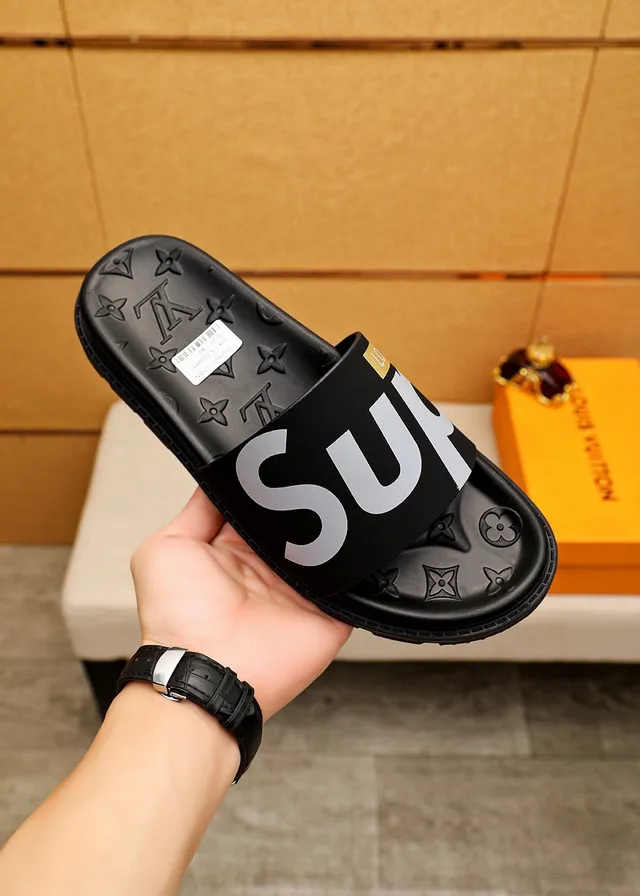 Supreme Slide Noir Argent Large Bandeau Monogramme Embossé Pantoufles à Semelle 4