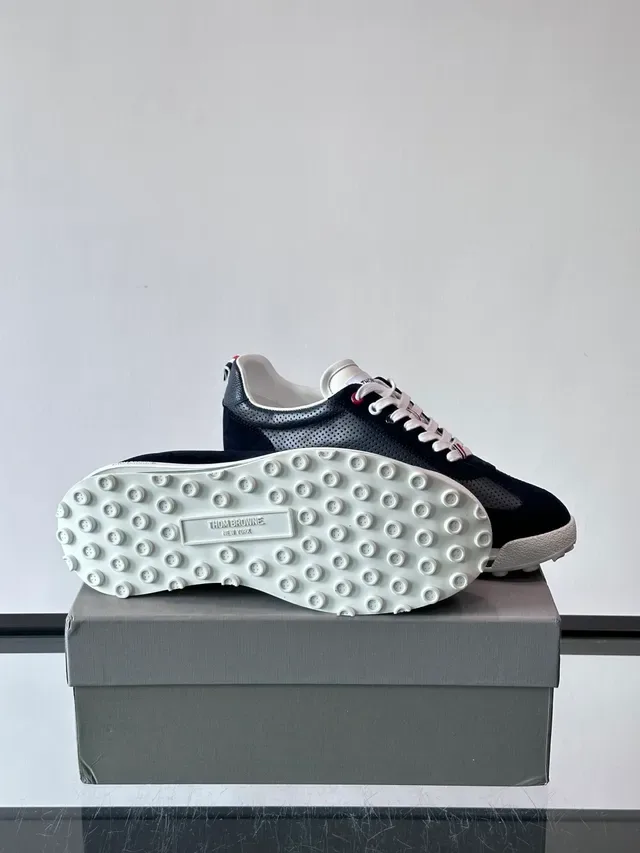 Thom Browne Navy 麂皮穿孔生活方式运动鞋 2