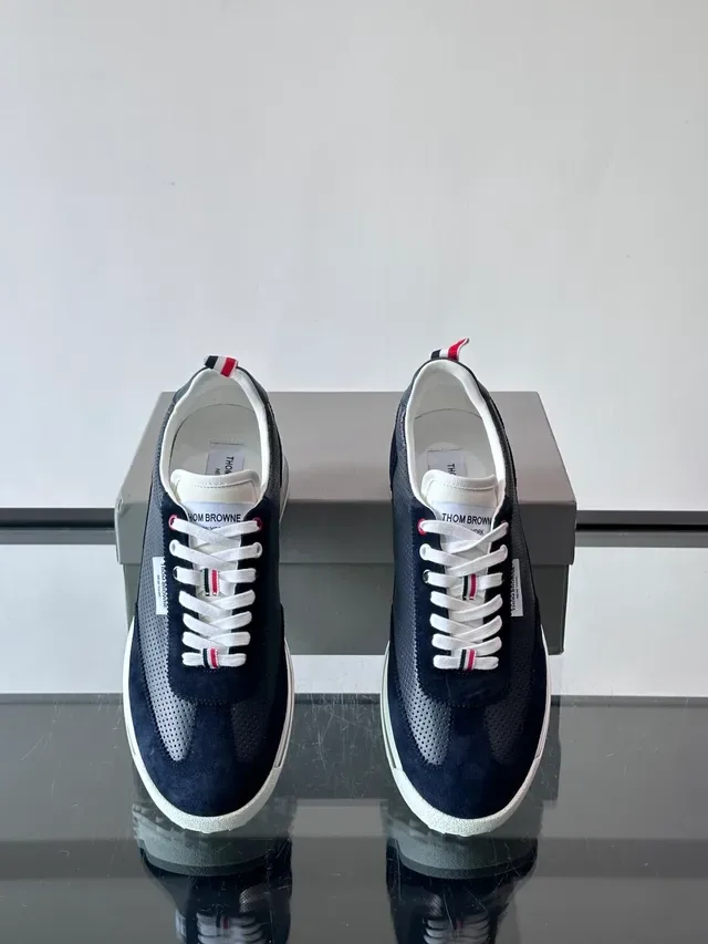 Thom Browne Navy 麂皮穿孔生活方式运动鞋 4