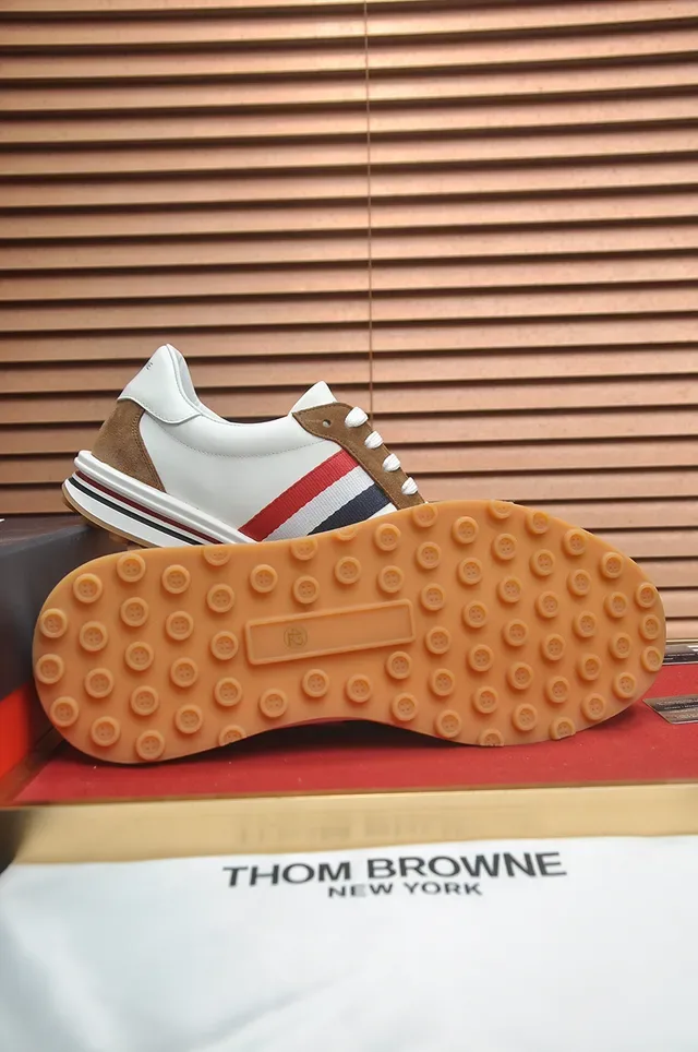 Thom Browne 白色和棕色麂皮条纹生活方式运动鞋 4