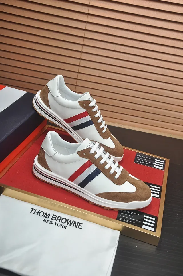 Thom Browne 白色和棕色麂皮条纹生活方式运动鞋 5