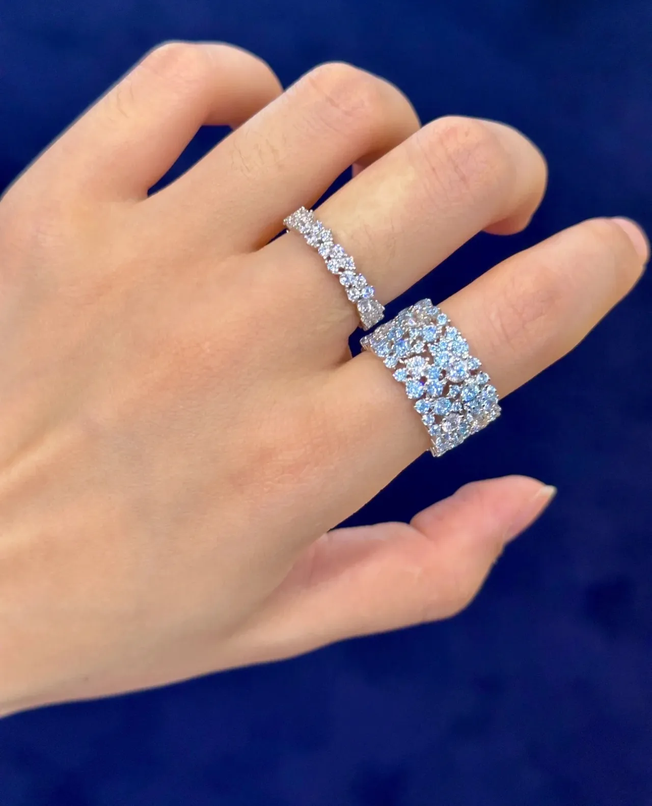 Tiffany & Co. 多排 Pavé 钻石宽带戒指 3