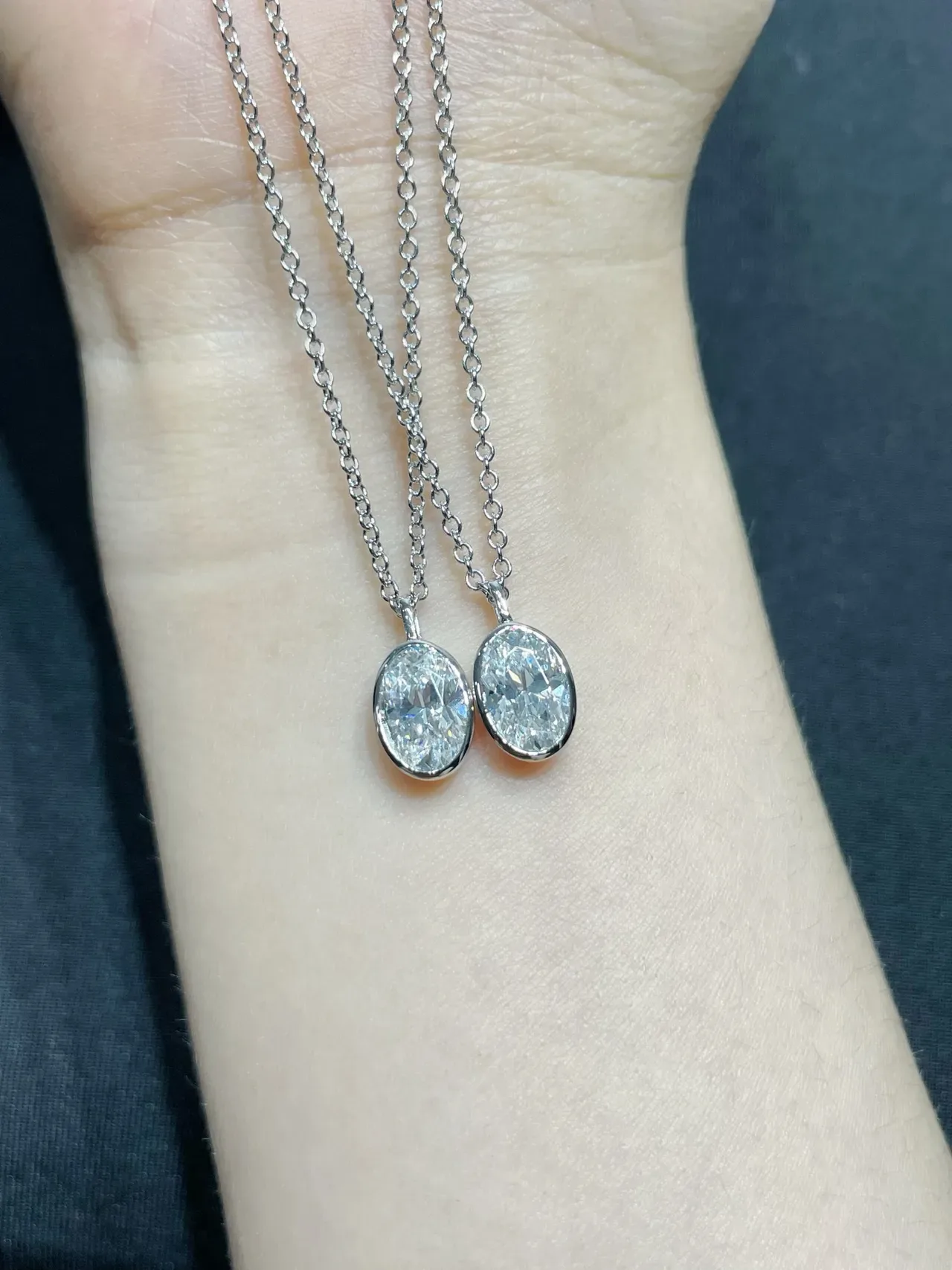 Tiffany & Co. Silver Black Oval Bezel-Set Pendant Fine Link Chain Necklace 2