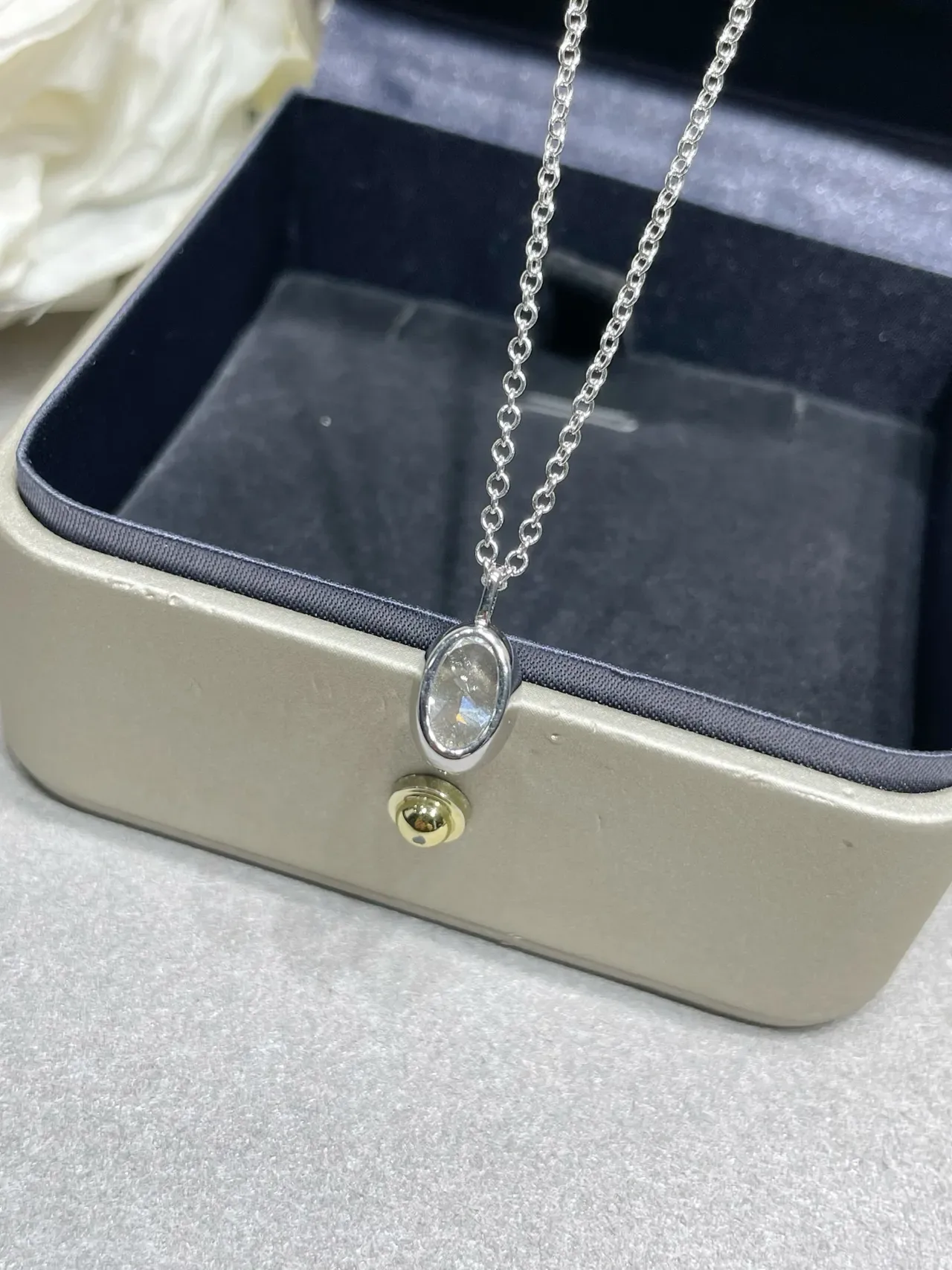 Tiffany & Co. Silver Black Oval Bezel-Set Pendant Fine Link Chain Necklace 5