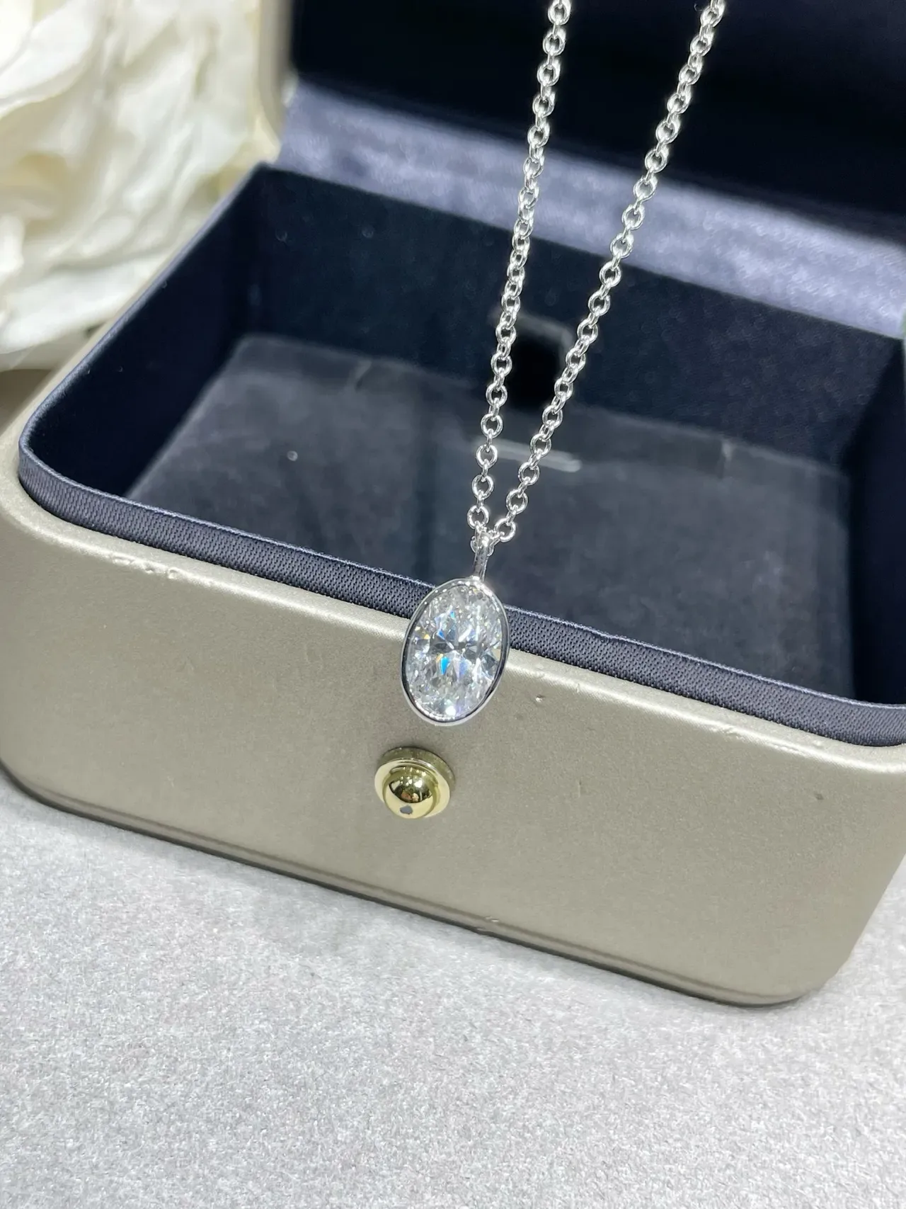 Tiffany & Co. Silver Black Oval Bezel-Set Pendant Fine Link Chain Necklace 6