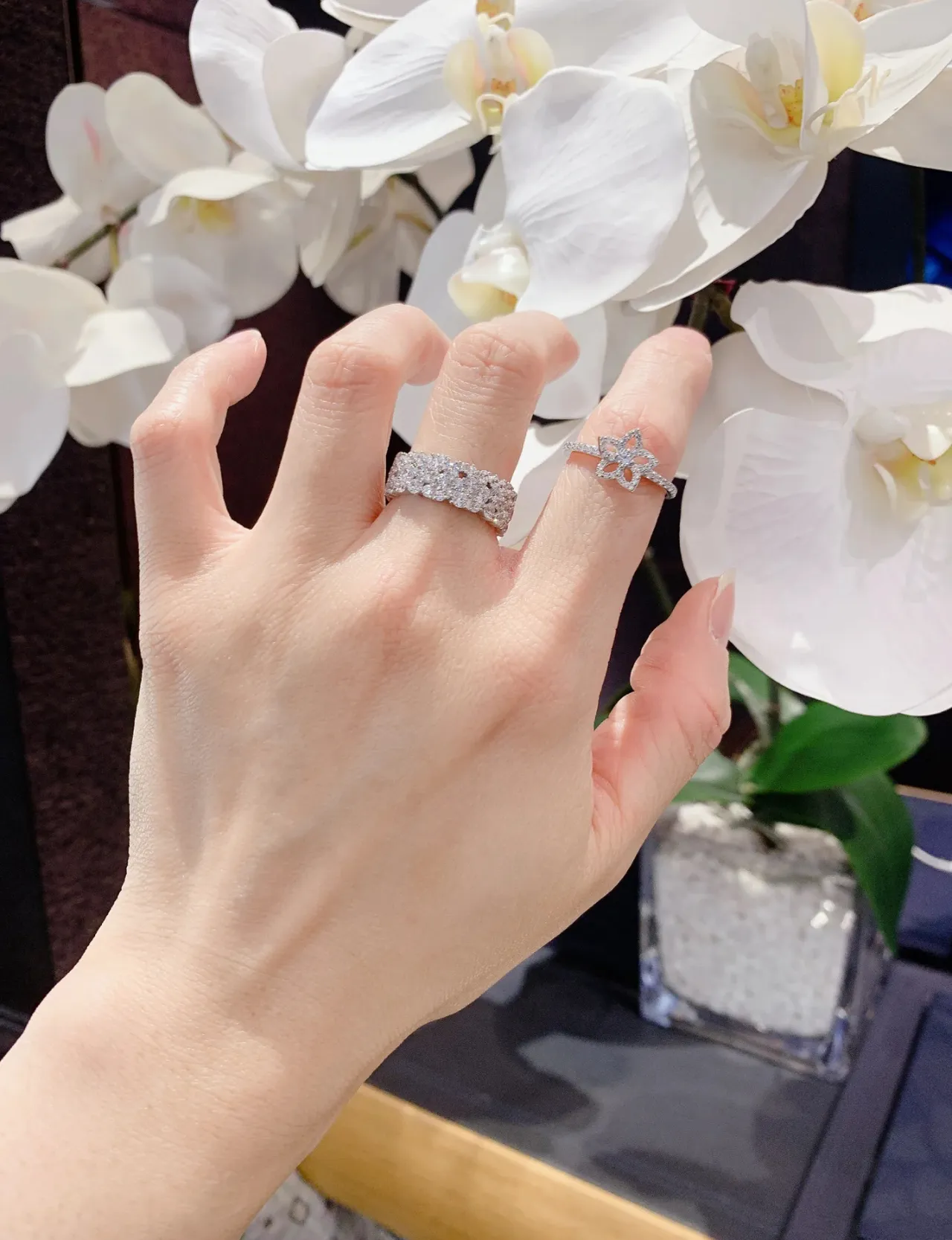 Tiffany & Co. 银蓝色宽 Pavé 带 多行钻石镶嵌戒指 2