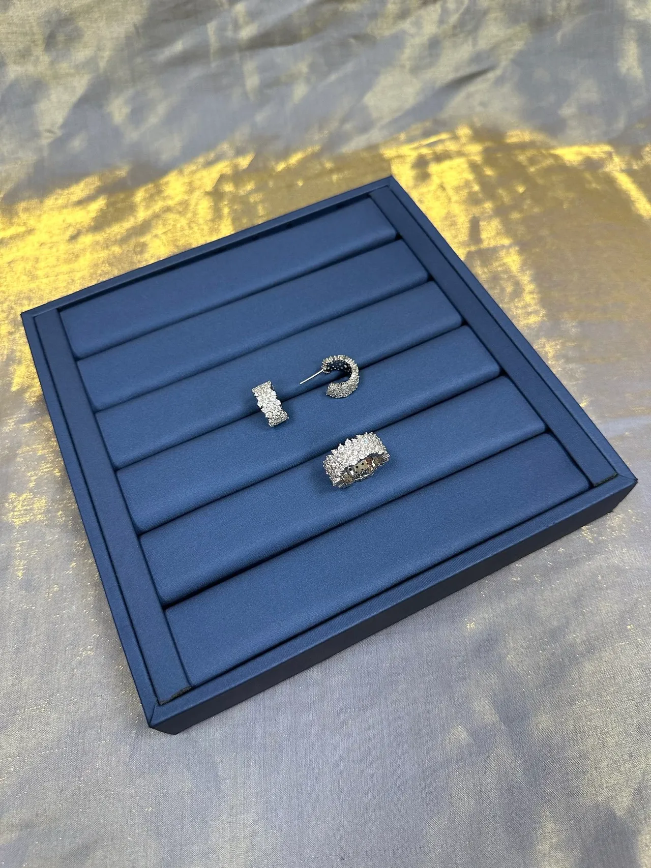 Tiffany & Co. 银蓝色宽 Pavé 带 多行钻石镶嵌戒指 5