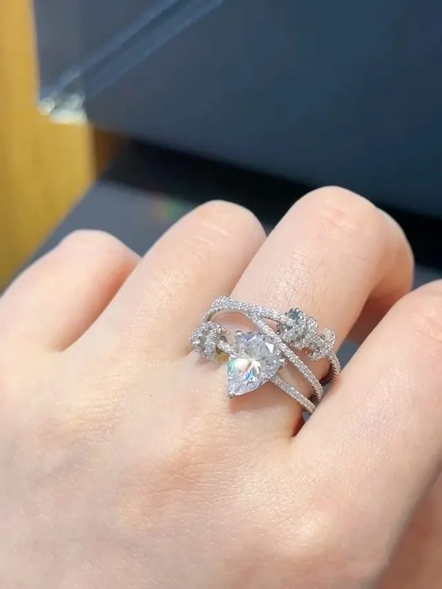 Tiffany & Co. Anillo de banda doble con piedra central en forma de pera pavé-set de plata y navy 3
