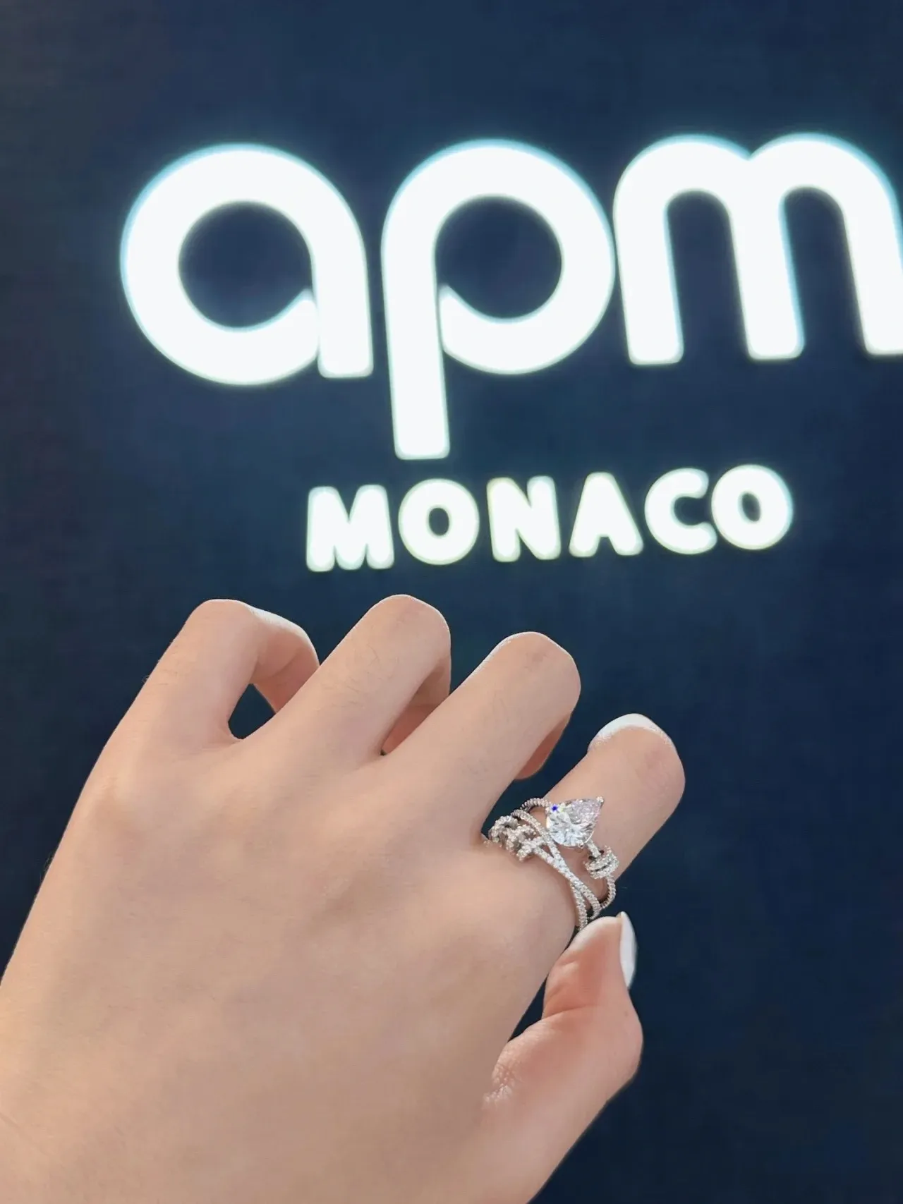 Tiffany & Co. Anillo de banda doble con piedra central en forma de pera pavé-set de plata y navy 4