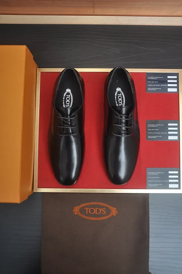 Tod's काला कैप टू ऑक्सफोर्ड जूते 5