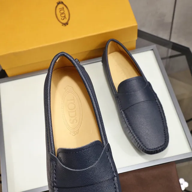 Tod's Gommino Navy Beige Pebbled Leather Penny Strap Loafer 2