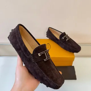 Tod's Gommino भूरा चांदी सूड ऊपरी भाग मेटल टी-बार बकल लोफर