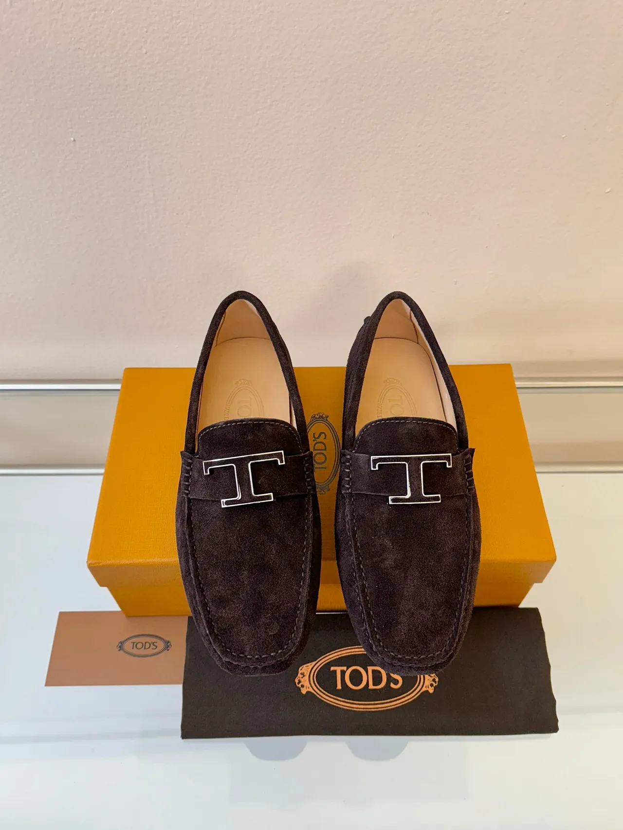 Tod's Gommino भूरा चांदी सूड ऊपरी भाग मेटल टी-बार बकल लोफर 6