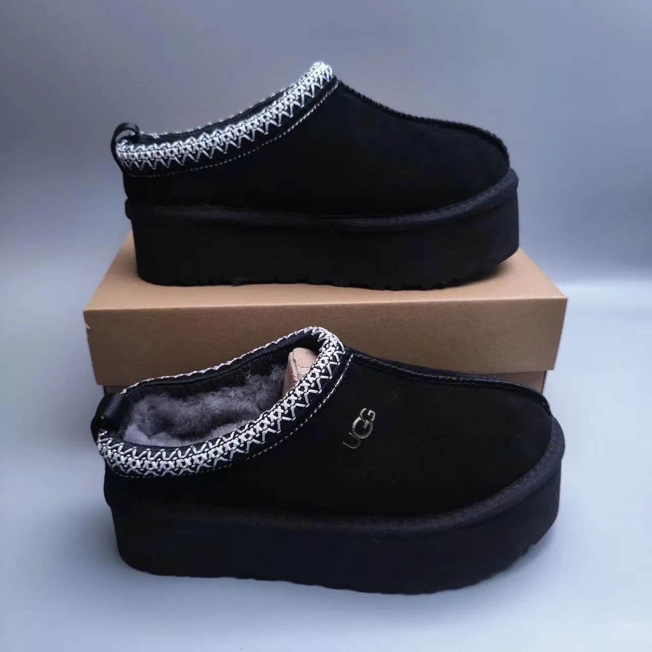 UGG 黑色白色平台鞋羊毛内里休闲鞋 2