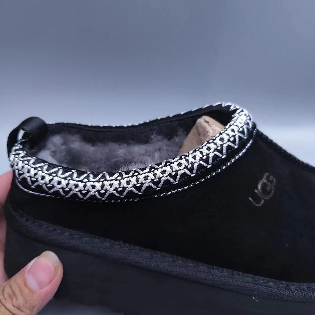 UGG 黑色白色平台鞋羊毛内里休闲鞋 7