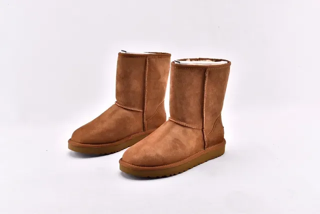 UGG Classic Mini Chestnut 麂皮雪靴 2