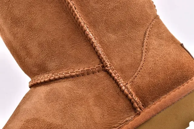 UGG Classic Mini Chestnut 麂皮雪靴 4