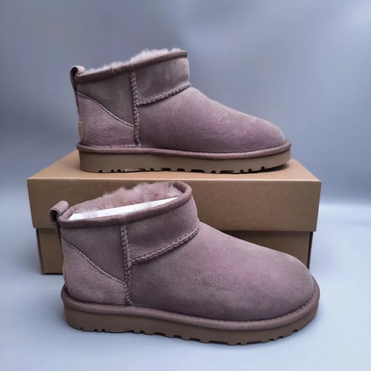 UGG क्लासिक मिनी डस्टे मॉव स्नो बूट 2