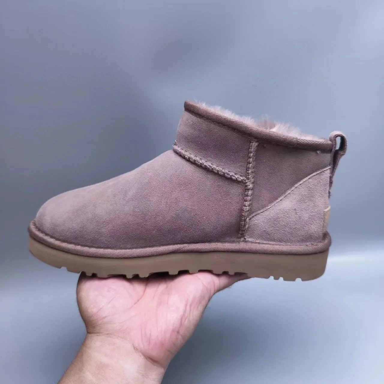 UGG क्लासिक मिनी डस्टे मॉव स्नो बूट 3