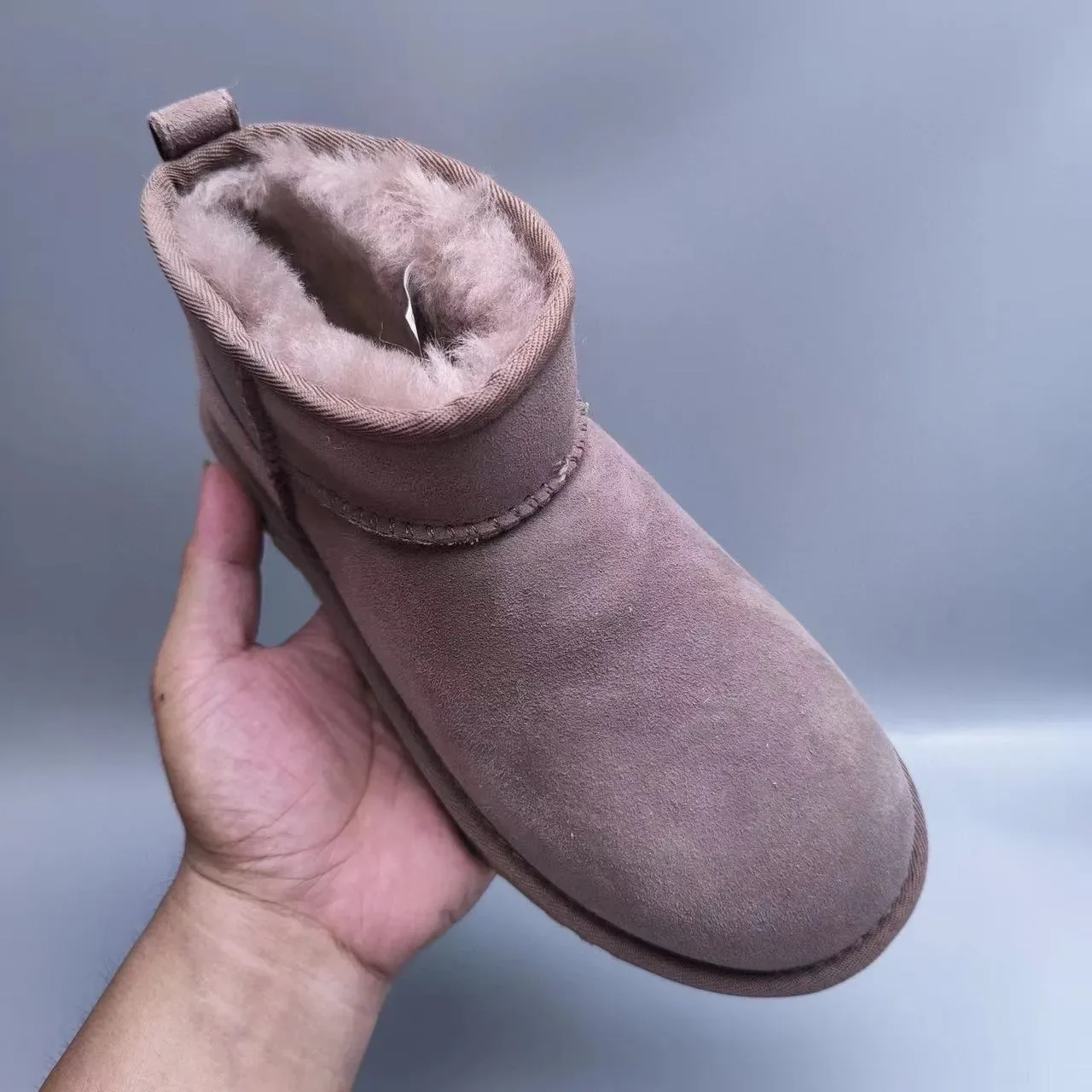 UGG क्लासिक मिनी डस्टे मॉव स्नो बूट 4