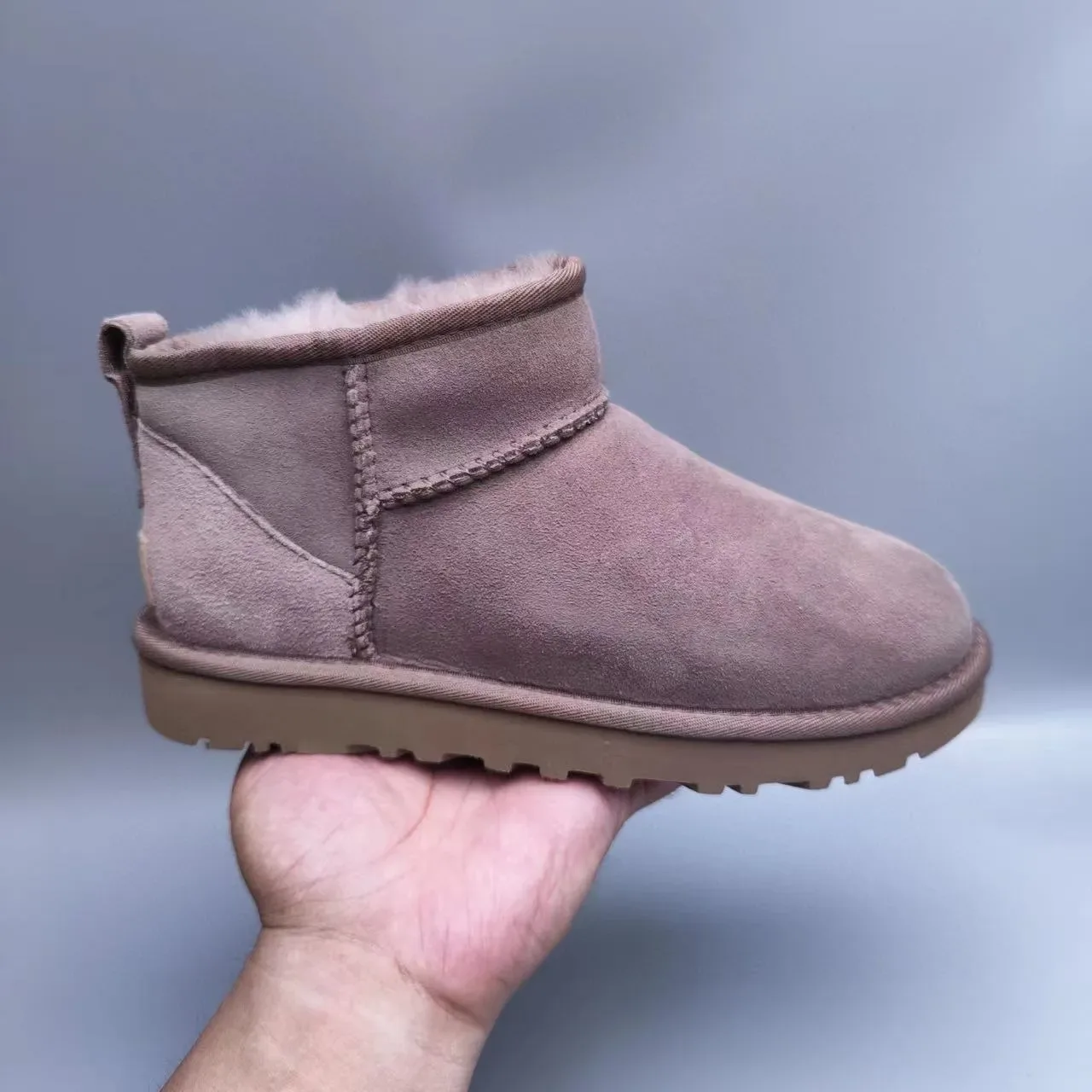 UGG क्लासिक मिनी डस्टे मॉव स्नो बूट 6