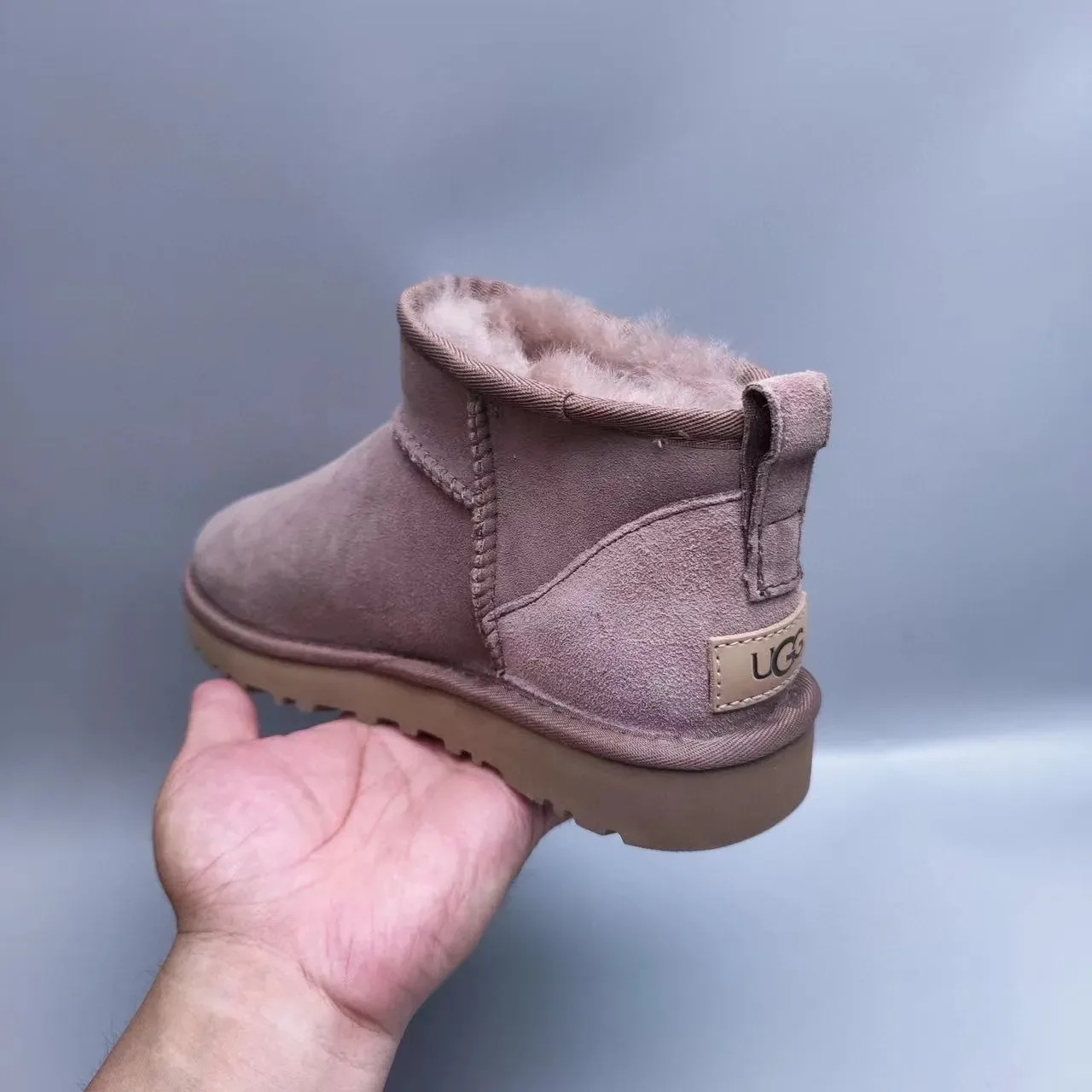 UGG क्लासिक मिनी डस्टे मॉव स्नो बूट 7