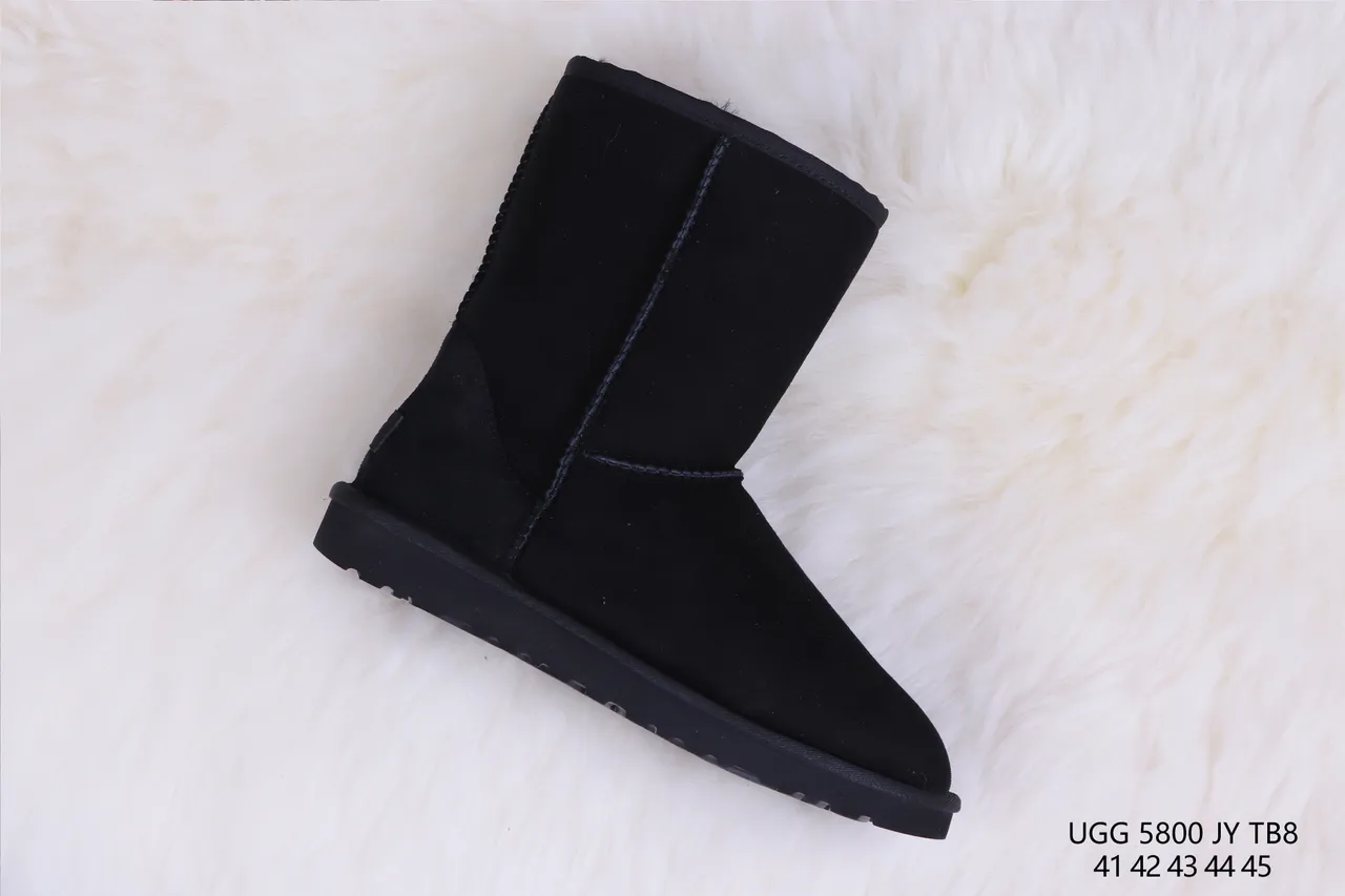 UGG Classic Short 黑色羊麂皮羊毛内里雪靴 6