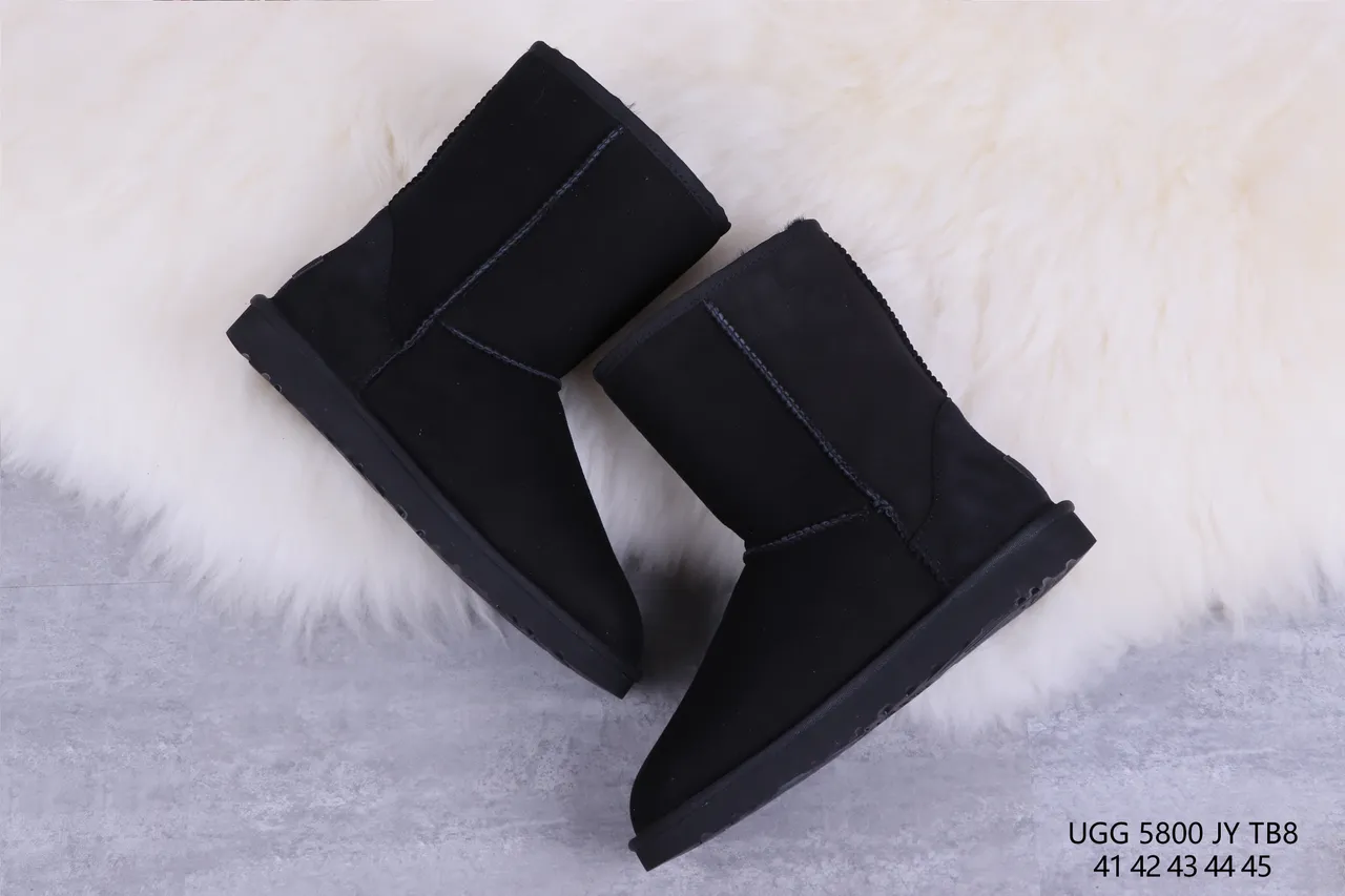 UGG Classic Short 黑色羊麂皮羊毛内里雪靴 7
