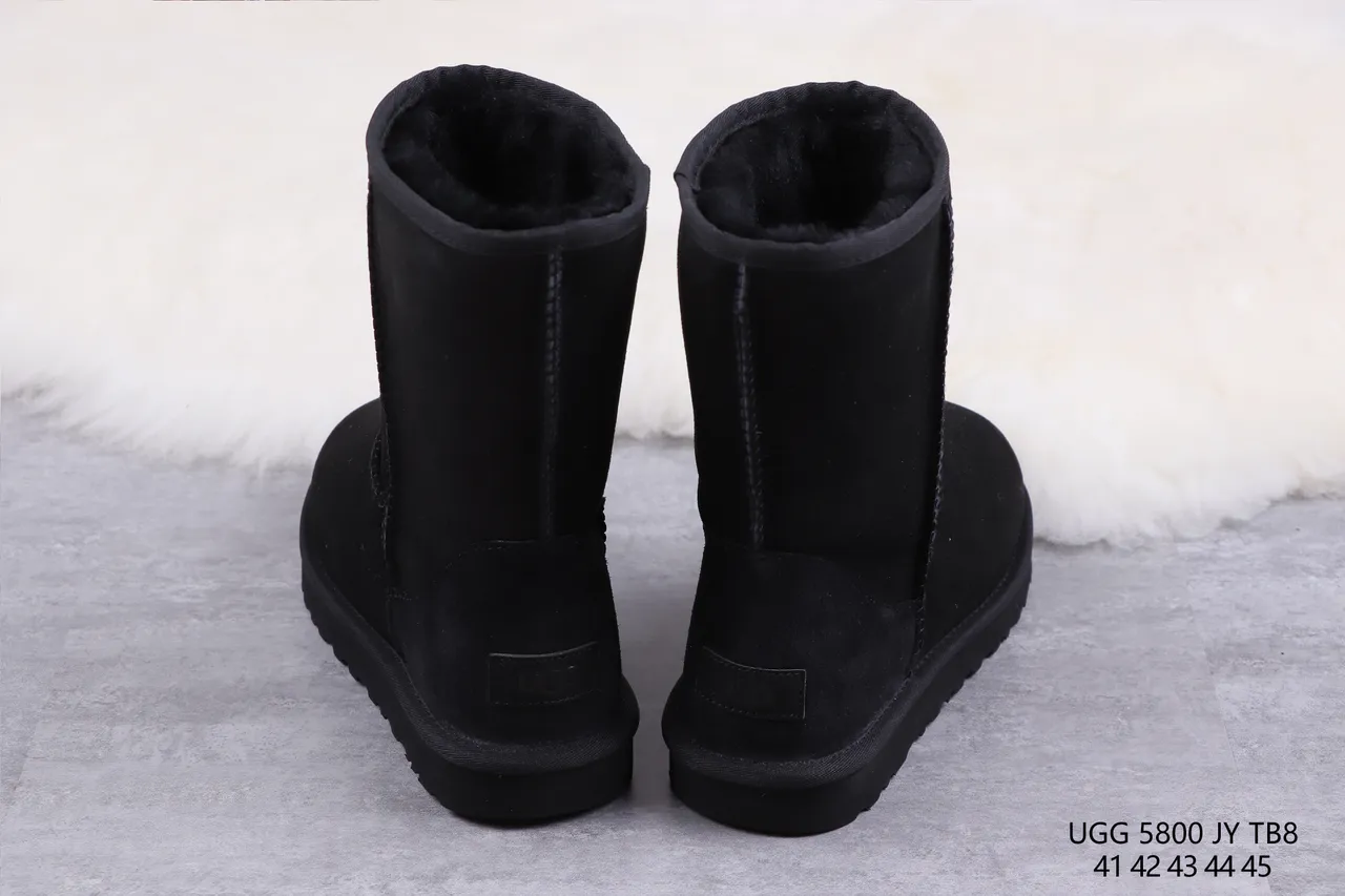 UGG Classic Short 黑色羊麂皮羊毛内里雪靴 8