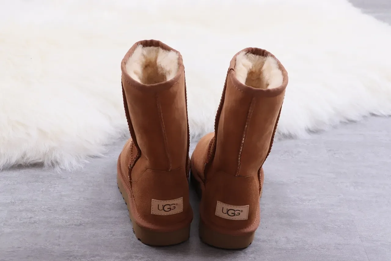 UGG Classic Short বাদামী সুয়েড শিয়ারলিং লাইন্ড স্নো বুট 8