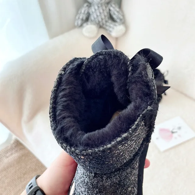 UGG 闪光爱心星星蝴蝶结雪靴 6