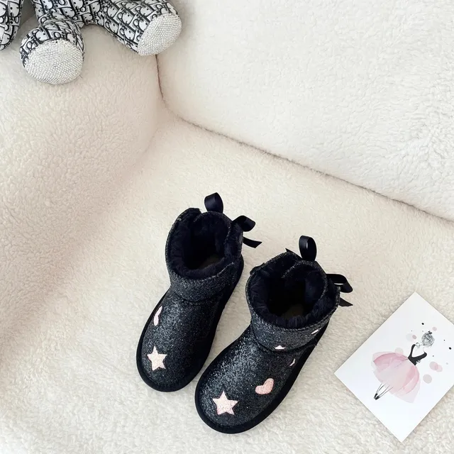 UGG 闪光爱心星星蝴蝶结雪靴 9