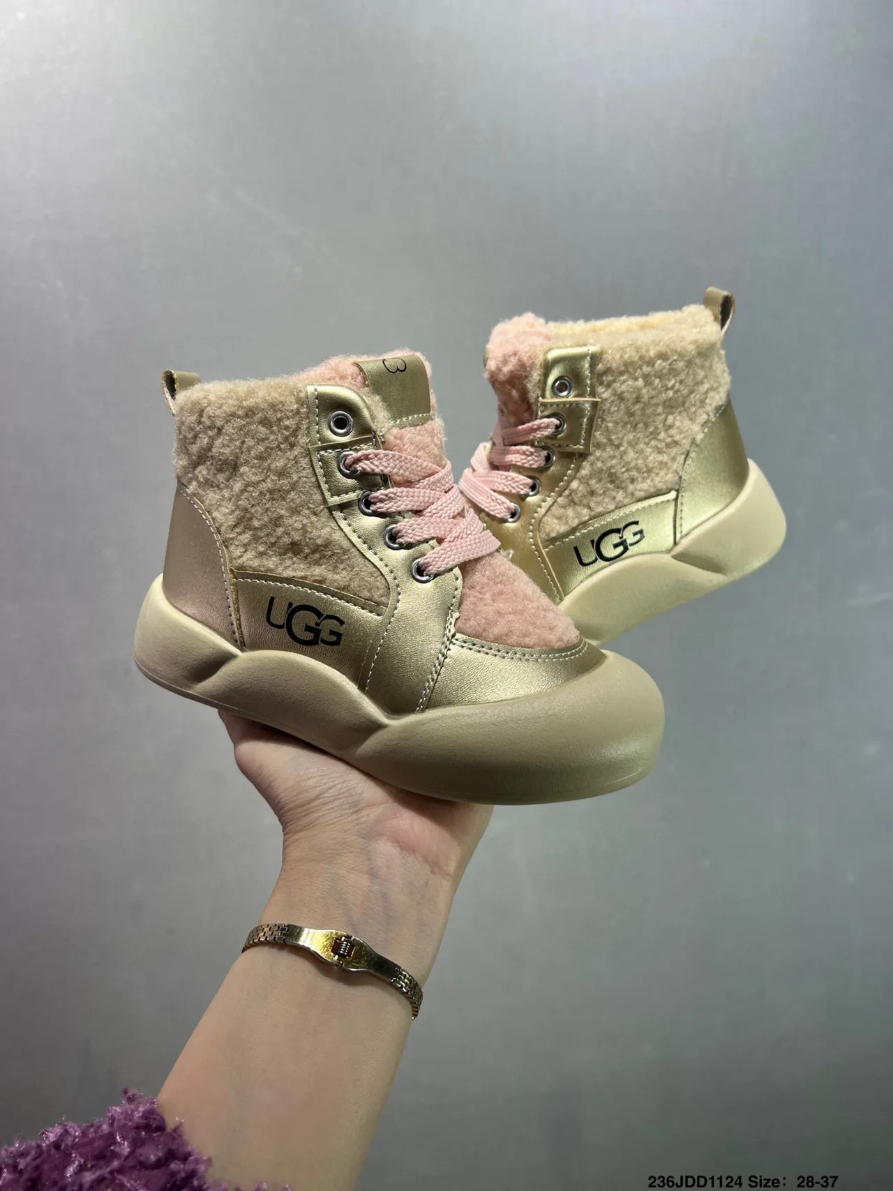 UGG أحذية ثلجية عالية ذهبية وردية محشوة بشرلينج 4