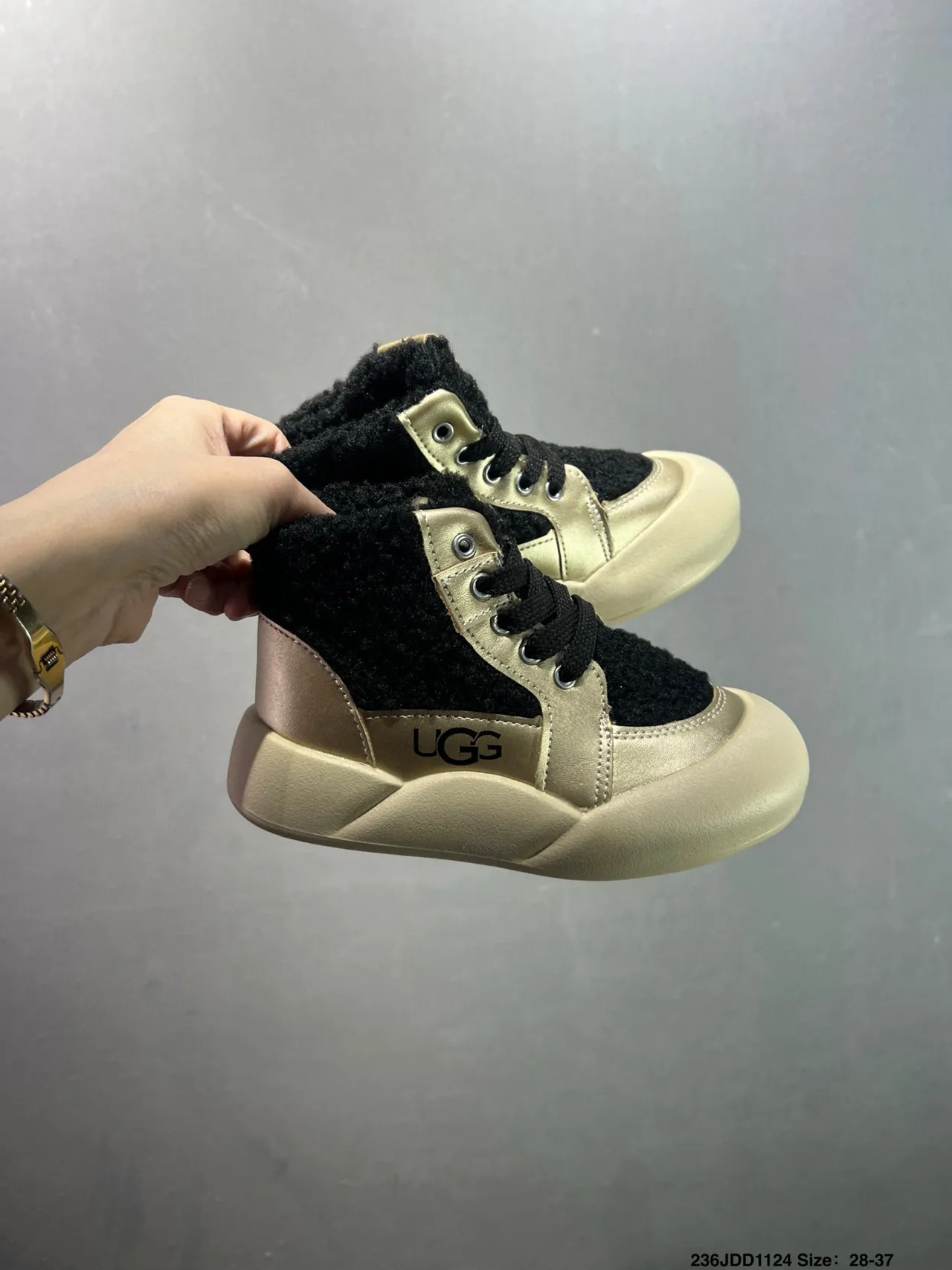 UGG أحذية ثلجية عالية ذهبية وردية محشوة بشرلينج 9