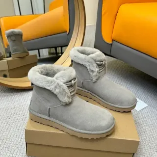 UGG ग्रे बीज स्यूड ऊपरी तह योग्य शियरलिंग कफ एंगल बूट