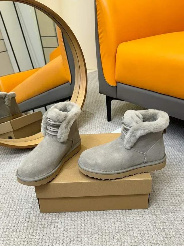 UGG 灰米色麂皮面料 可折叠 剪羊毛翻边 踝靴 5