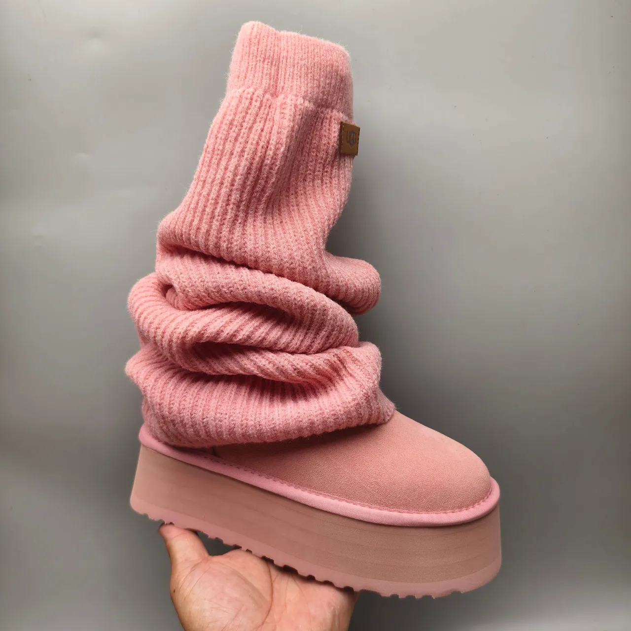 UGG Bottes de cheville en daim avec semelle plateforme rose et jaune 2
