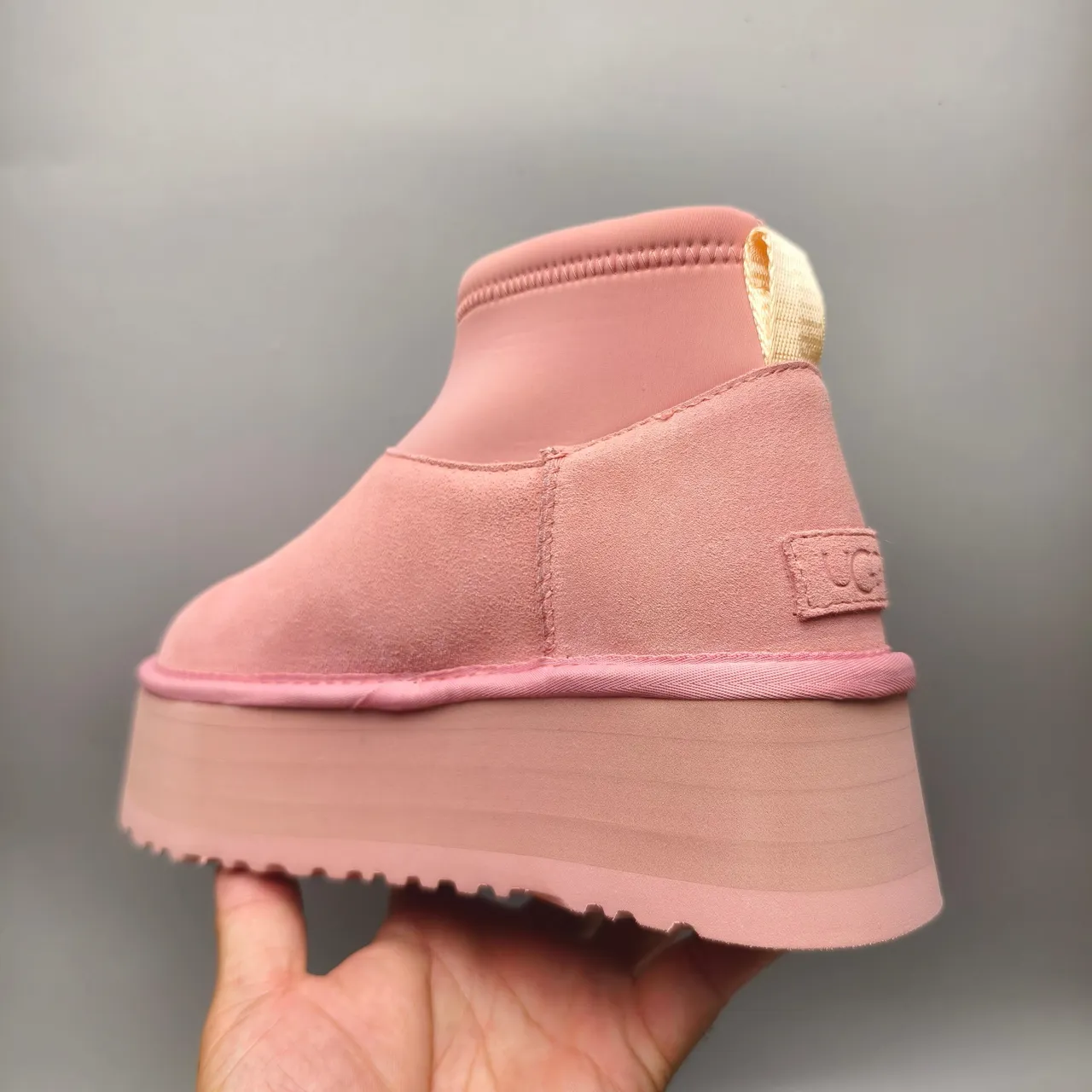 UGG Bottes de cheville en daim avec semelle plateforme rose et jaune 5