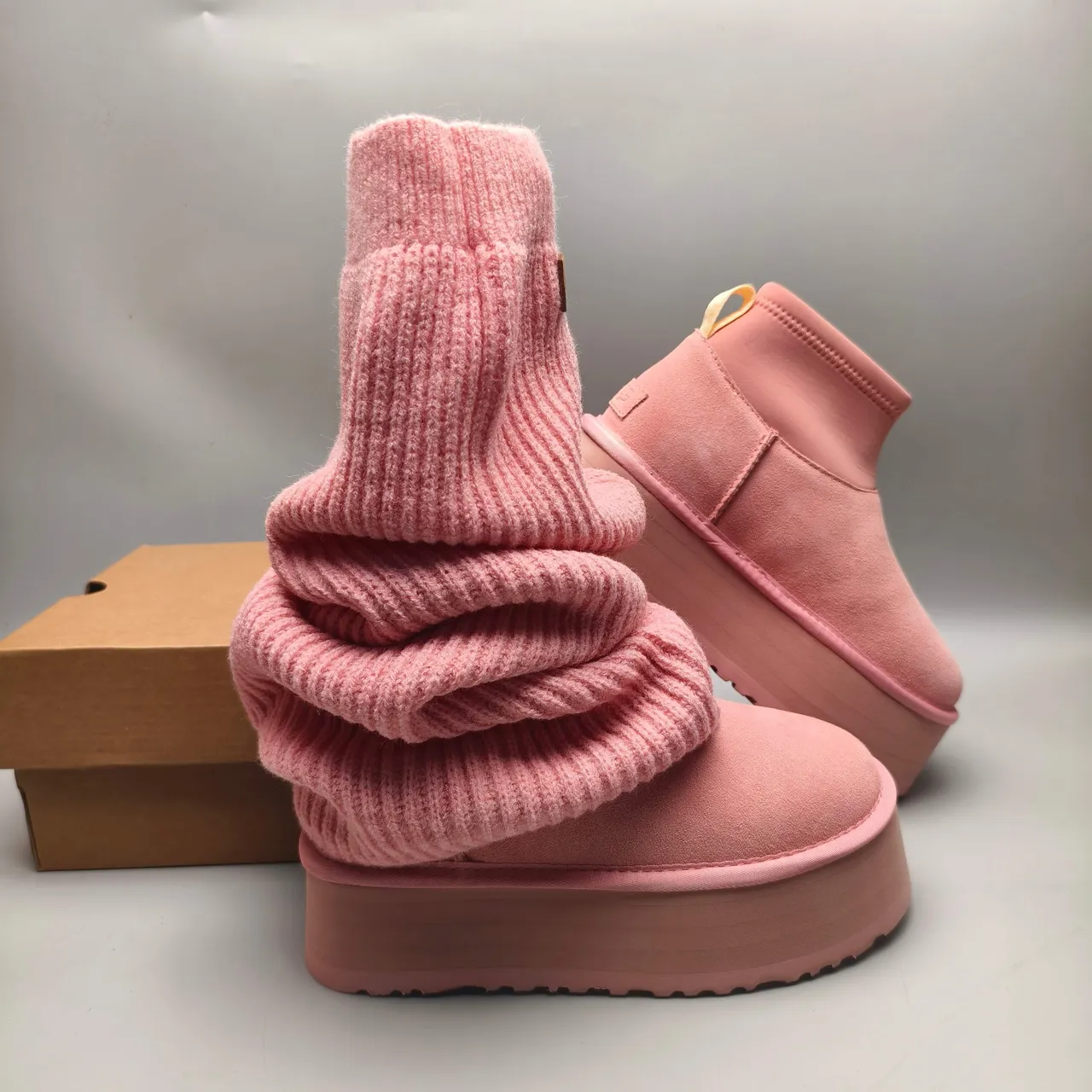 UGG Bottes de cheville en daim avec semelle plateforme rose et jaune 7