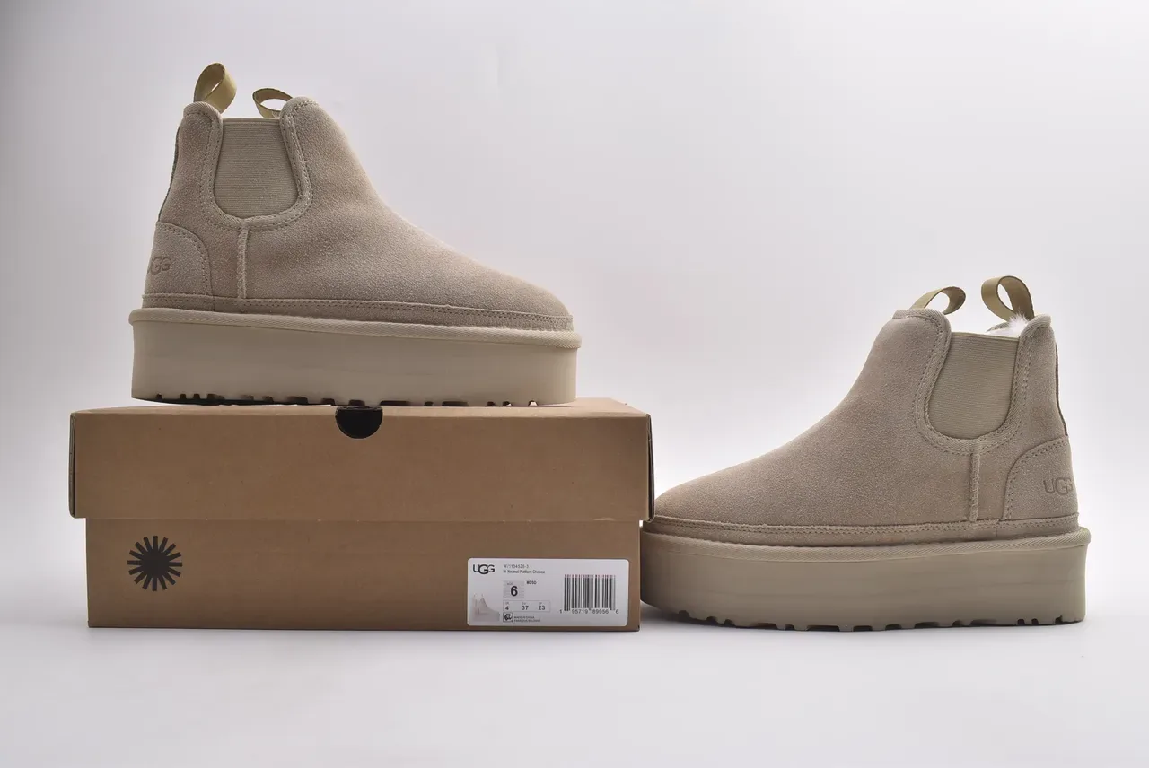 UGG Platform Chelsea Beige Sole Suede Upper Chelsea Boots 2