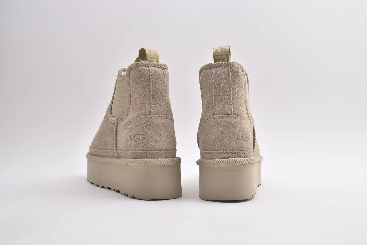 UGG Platform Chelsea Beige Sole Suede Upper Chelsea Boots 3