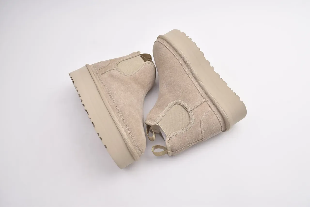 UGG Platform Chelsea Beige Sole Suede Upper Chelsea Boots 7
