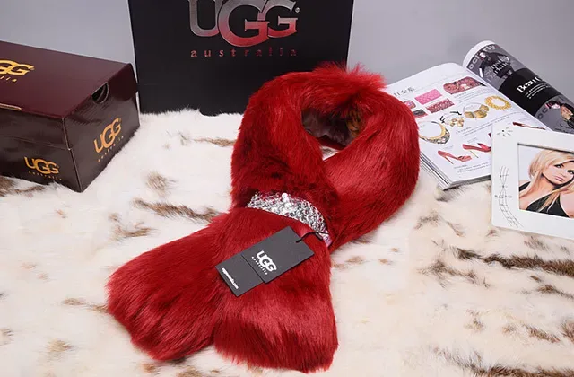 UGG 红色银色 仿毛皮 亮片带 围巾 5