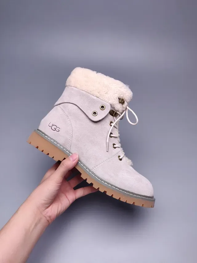 UGG Bottine de Cheville en Daim avec Doublure Shearling et Lacets 3