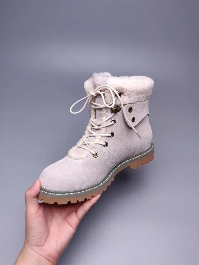 UGG Bottine de Cheville en Daim avec Doublure Shearling et Lacets 6