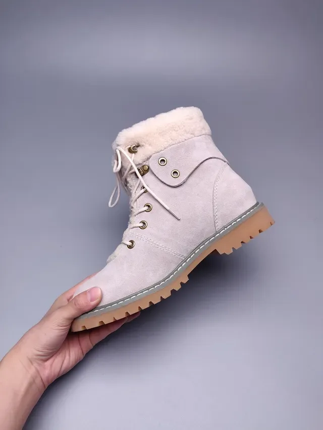 UGG Bottine de Cheville en Daim avec Doublure Shearling et Lacets 10
