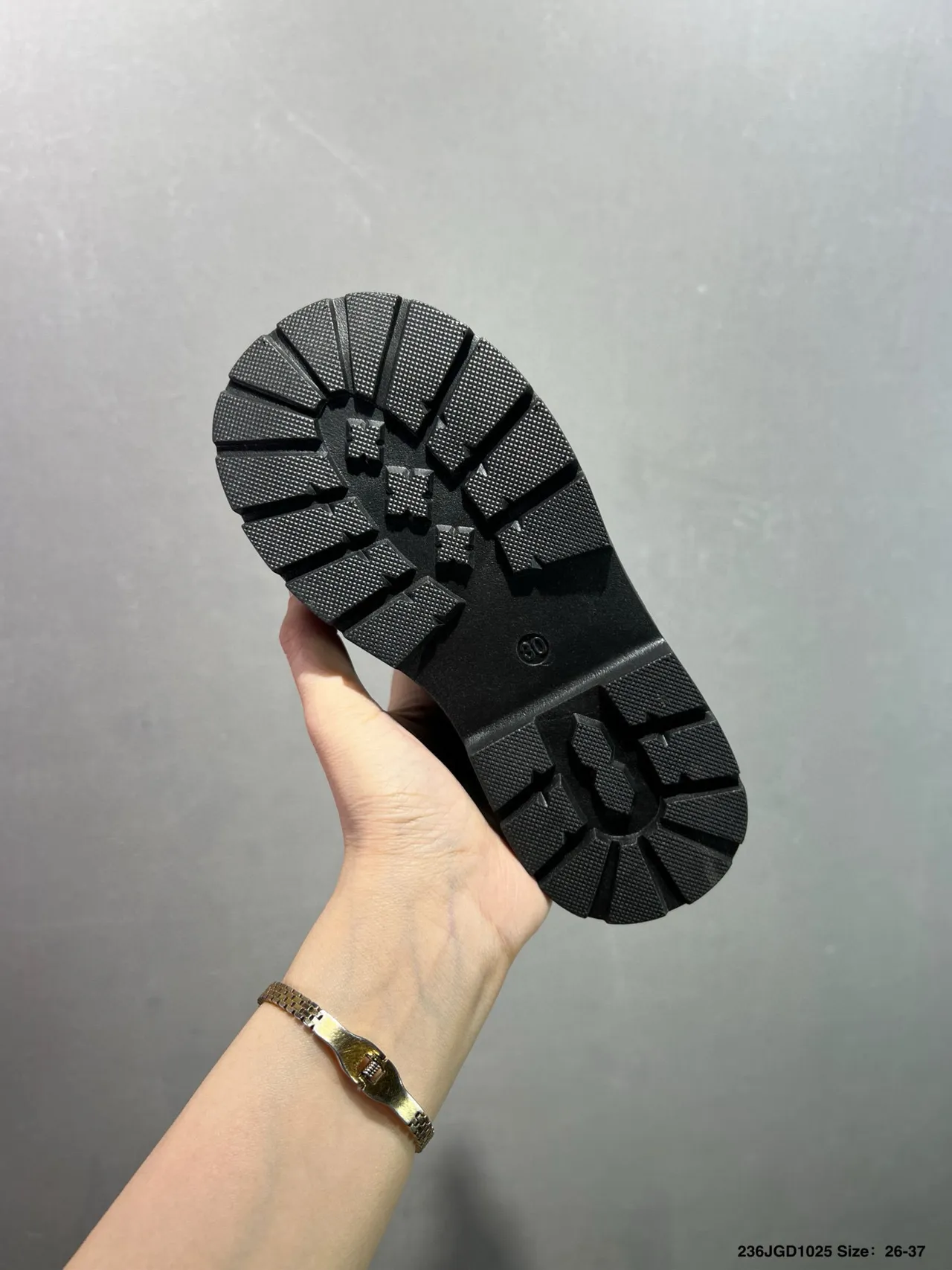 UGG 麂皮系带踝靴 13