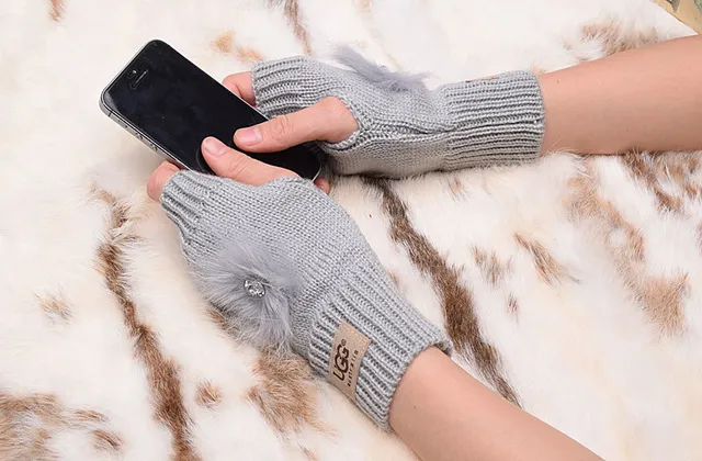 UGG Tasman Guantes negros sin dedos con puño ribeteado de punto 10