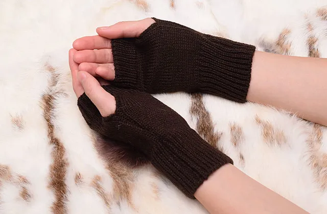 UGG Tasman Guantes negros sin dedos con puño ribeteado de punto 15