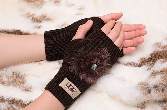 UGG Tasman Guantes negros sin dedos con puño ribeteado de punto 17